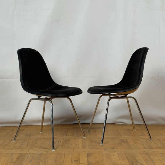 Image 1 of Vintage Herman Miller DSX glasvezel stoel van Ray & Charles Eames, 1971 - Mid Century Modern Icoon, zwarte bekleding