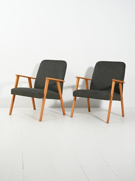 Image 1 of Coppia di poltrone in faggio con rivestimento grigio