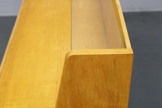 Image 1 of Nachtkastjes en ladekast met glazen legplank uit 1960, Tsjecho-Slowakije