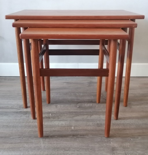Tavolini impilabili Design danese anni '60