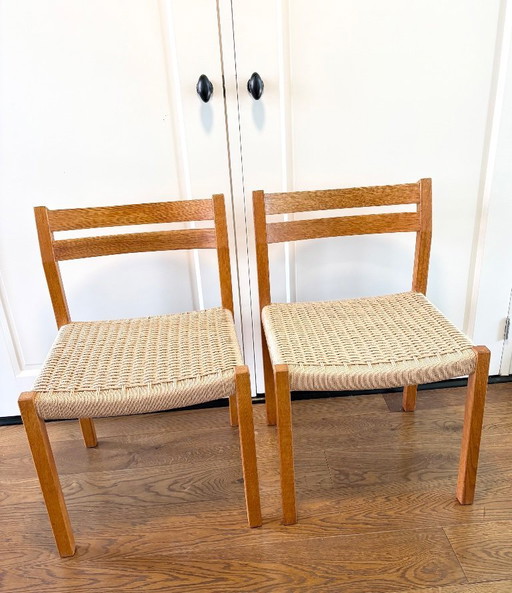 J.L. Møller model 401 – set of 2 chairs