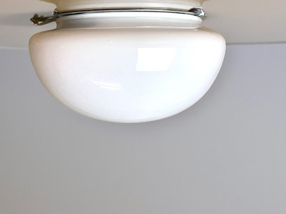 Image 1 of Minimalistische wit opaline glazen plafond- of wandlampen, jaren '90, set van 2