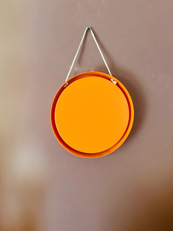 Image 1 of Oranje Space-Age spiegeltje