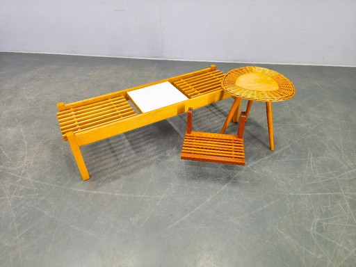 Soporte y estante para plantas checoslovaco de mediados de siglo, década de 1970.