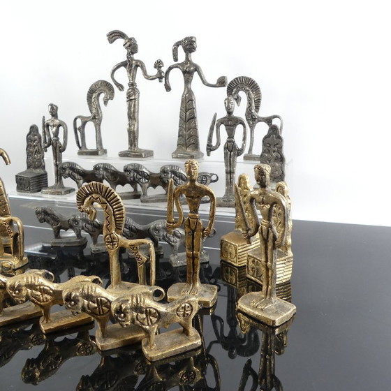 Image 1 of Pièces d'échecs minoennes en métal, conçues par Christoferus Sklavenitis, hauteur 14 cm