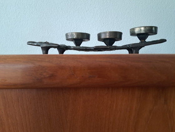 Brutalistischer Kerzenhalter/Kandelaber – Bronze (photo 4 of 5)