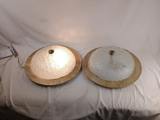 Image 1 of Set van twee vintage Murano glazen wandlampen met achterplaten van exotisch hout uit de jaren 60.