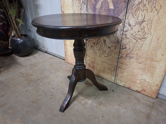 Image 1 of Table d'appoint coloniale en teck, table pour plantes, dimensions : 60 x 60 cm et 67 cm de hauteur.