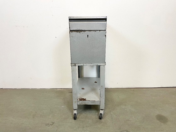 Image 1 of Carro industrial gris, década de 1960