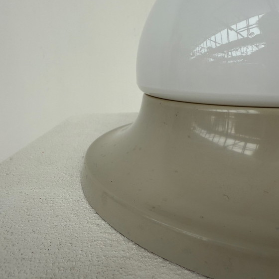 Image 1 of Lampada da soffitto/parete rotonda in plastica grigio chiaro anni '60/'70
