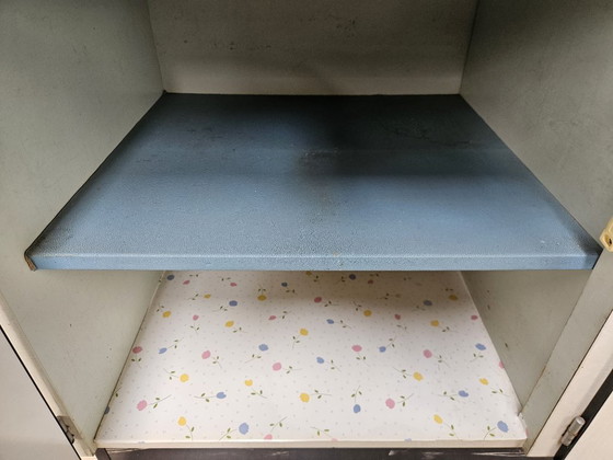 Image 1 of Formica keukenbuffet met marmereffect uit 1970