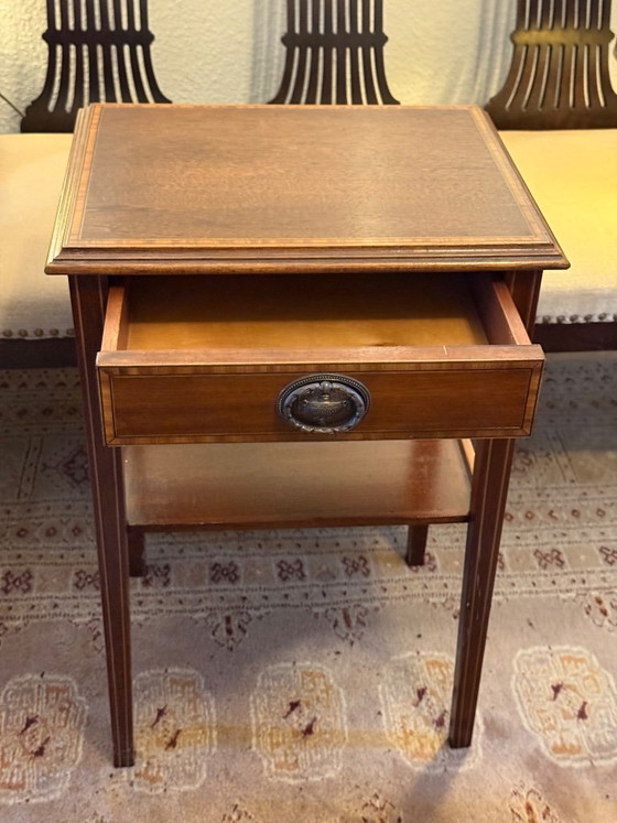 2 Beistelltische aus Holz mit Schublade und Ablage, Metall, Braun, Klassiek (Foto 3 von 6)