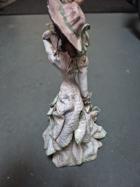 Figurine de dame en céramique de l'artiste italo-néerlandaise Agnese Guidi Fiorentino – Sculptures, Ceramic (photo 3 of 6)