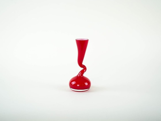 Image 1 of Red vase, Swing Vase, Danish design, manufactured by Normann Copenhagen, designed by Britta Bonnesen