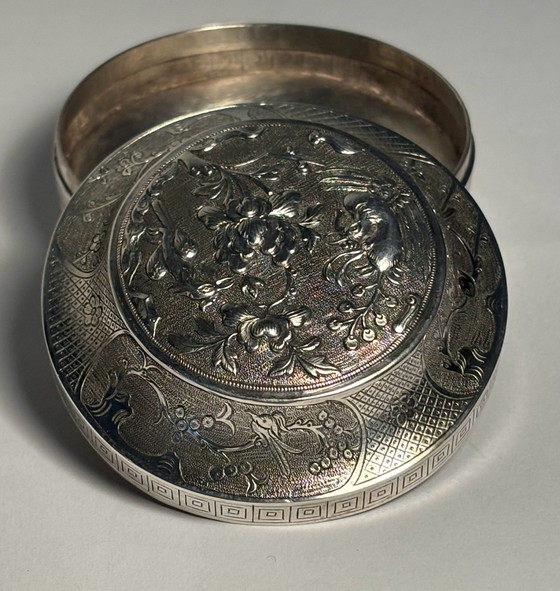 Chiseled and Repoussé Silver Pill Jewelry Box 19th Century Asia, Decorative Objects (photo 3 of 13)