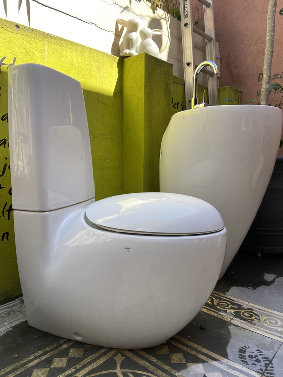 Image 1 of Alessi Il Bagno washbasin and toilet, design Stefano Giovannoni