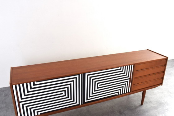 Credenza danese in teak dipinta a mano, stile Op Art, anni '60. – Credenze, Wood (photo 13 of 16)