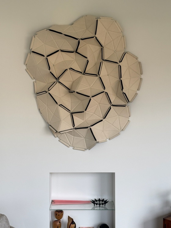 Kvadrat Clouds von Ronan & Erwan Bouroullec – 14 Module – Creme & Schwarz – Wanddekoration, Gummi, Stoff (photo 4 of 6)