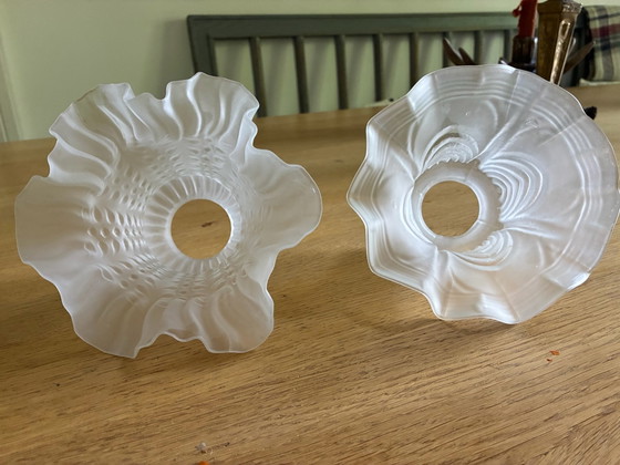 2 Lampenschirme aus mattiertem Glas für Pendelleuchten (photo 7 of 11)