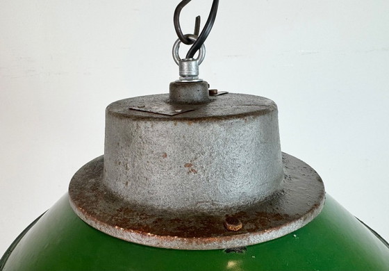 Image 1 of Lampada a sospensione industriale in ghisa e smalto verde, anni '60