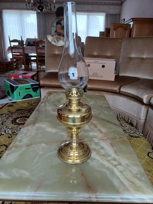 Antieke messing petroleumlamp