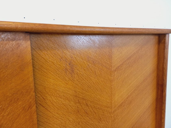 Image 1 of Vintage eikenhouten kledingkast uit de jaren 60