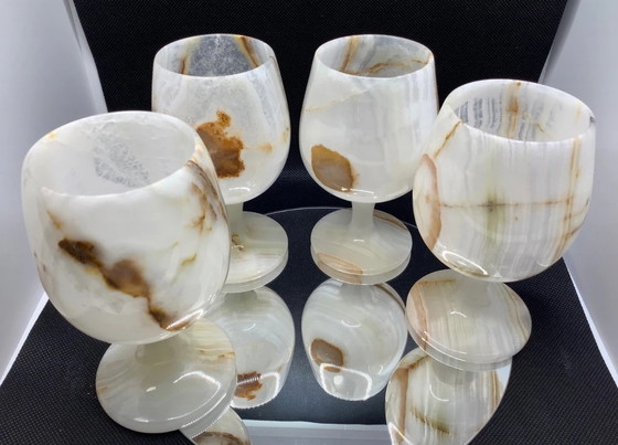 Image 1 of Juego de 4 copas de vino únicas hechas de ónix