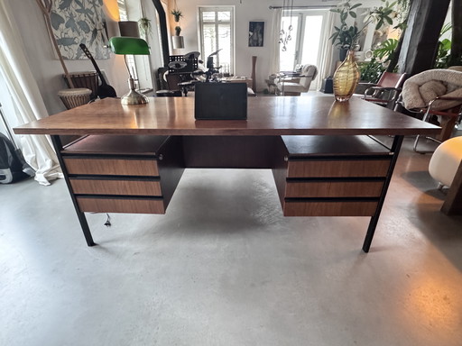 Prachtig groot vintage bureau van Eeka, jaren '70. 180 x 85 x 76 cm.