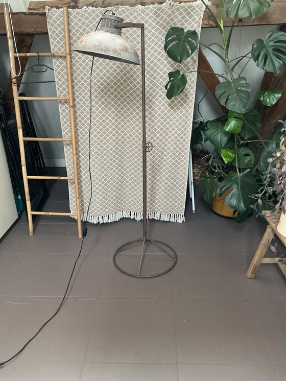 Image 1 of Industriële vloerlamp uitschuifbaar