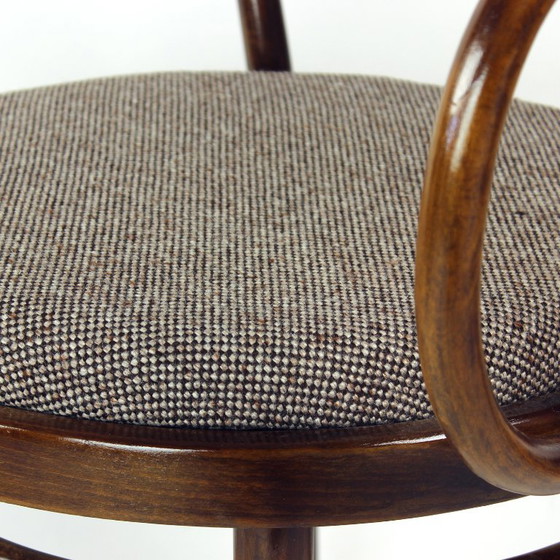 Poltrona August Thonet No. 30 In Legno Curvato Per TON, Cecoslovacchia, Metà XX Secolo – Poltrone, Textile (photo 8 of 13)
