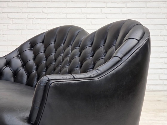 Skandinavisches Sofa aus den 1960er Jahren, bezogen mit schwarzem Möbelleder. – 2 Sitzer Sofas, Wood (photo 10 of 18)