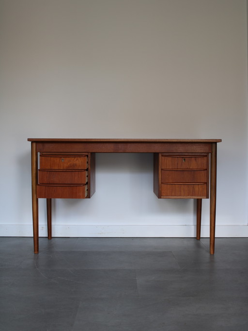 Escritorio Danés Vintage de Teca – bureau, Wood (photo 2 of 11)