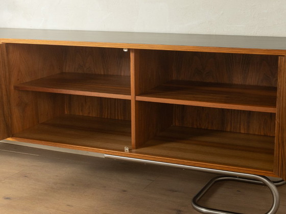 Exklusives Mid-Century Sideboard – Metal, Wood (photo 8 of 11)