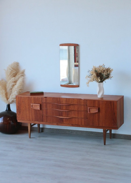 Image 1 of Skandinavisches Teak-Sideboard, 1960er Jahre - Restauriertes Beautility-Sideboard