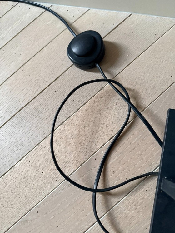 Image 1 of 1x, zwart metalen vloerlamp, met lichtgrijze kap