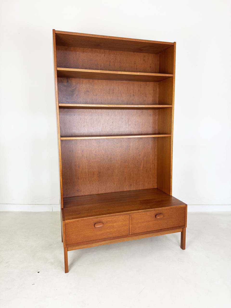 Vintage Boekenkast uit Zweden