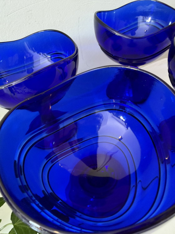 Image 1 of Set aus 4 blauen Coupé-Gläsern