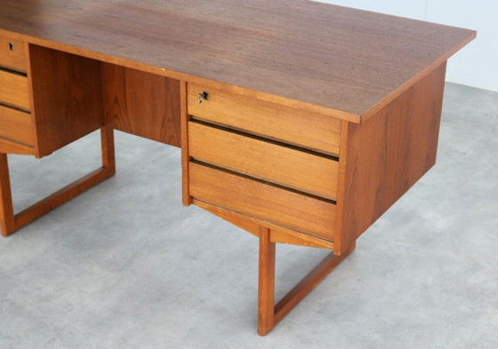 Image 1 of Vintage teak Deens bureau
