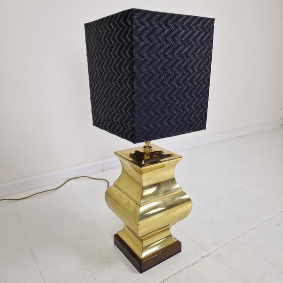 Image 1 of Paar grote Italiaanse Regency stijl tafellampen - Messing en hout met zwarte kappen