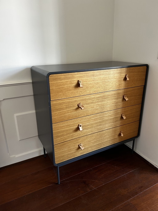 Bolia Kommode aus Eiche und Stahl mit 4 Schubladen