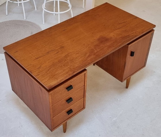 Image 1 of Schreibtisch aus der Mitte des Jahrhunderts