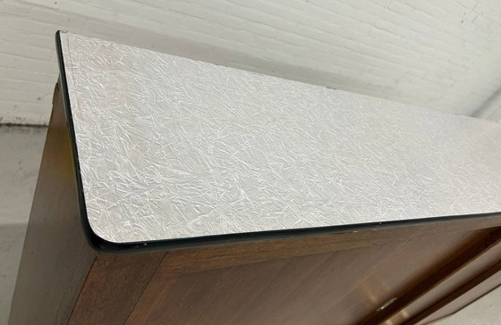 Image 1 of Vintage schoolkast - schuifdeurkast