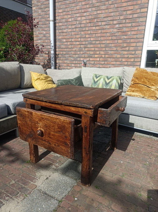 Antique Spanish payment table