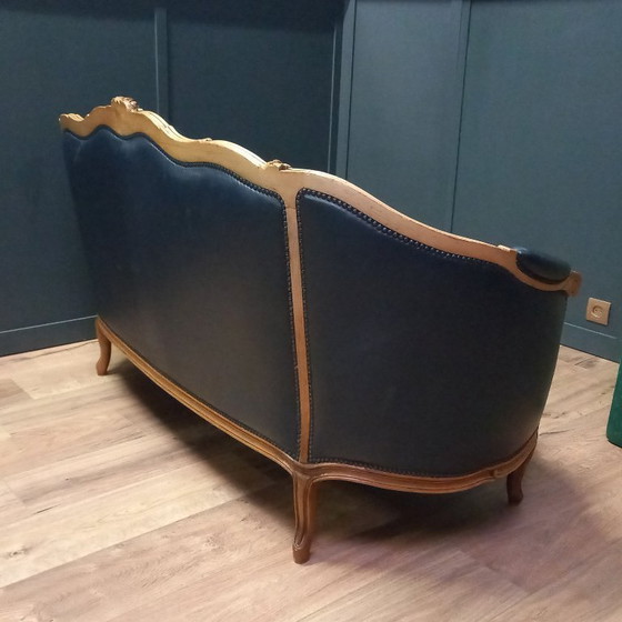 Image 1 of Irresistibile divano Chesterfield vittoriano a due posti in blu navy: un vero colpo d'occhio!