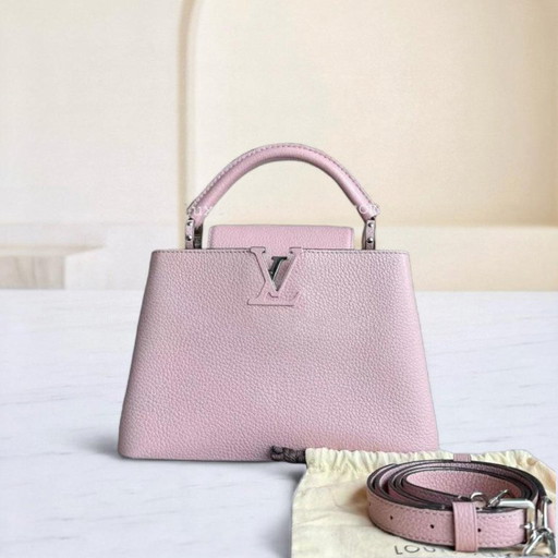 LOUIS VUITTON CAPUCINES - BB CUIR DE VEAU TAURILLON ROSE JASMIN FERMOIR ARGENTÉ