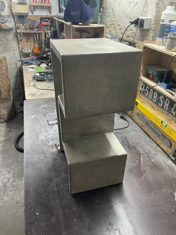 Image 1 of Moderner Beton Beistelltisch / Design Tisch Handgefertigt