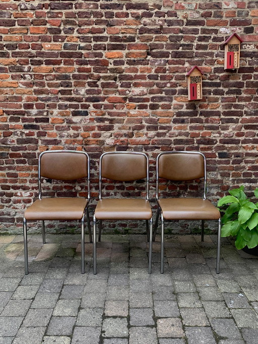 3 chaises vintage