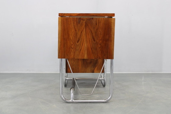 Image 1 of Escritorio infantil Bauhaus de los años 30 con hojas abatibles en nogal y cromo