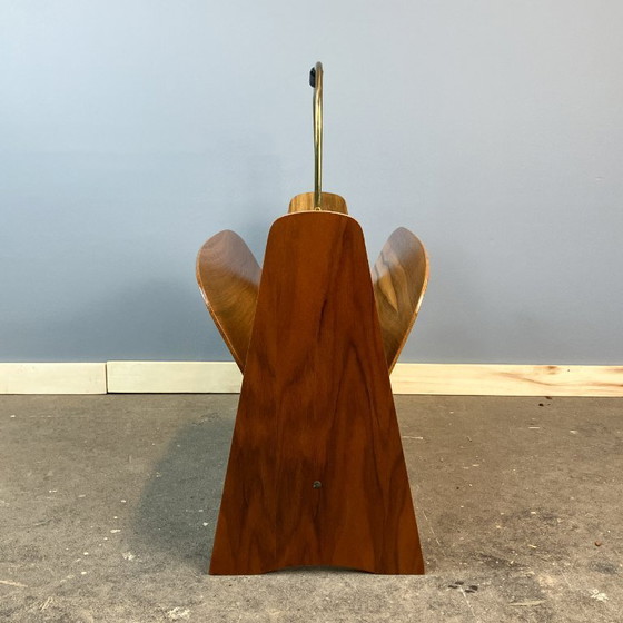 Image 1 of Vintage krantenrek, walnoothout met messing, jaren 60