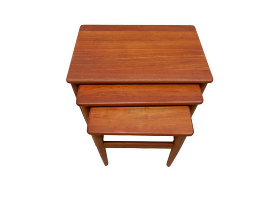 Image 1 of Ensemble de 3 tables d'appoint, style danois des années 1960